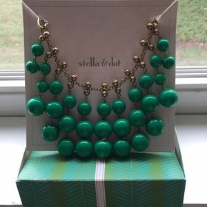 Stella & Dot statement necklace like new